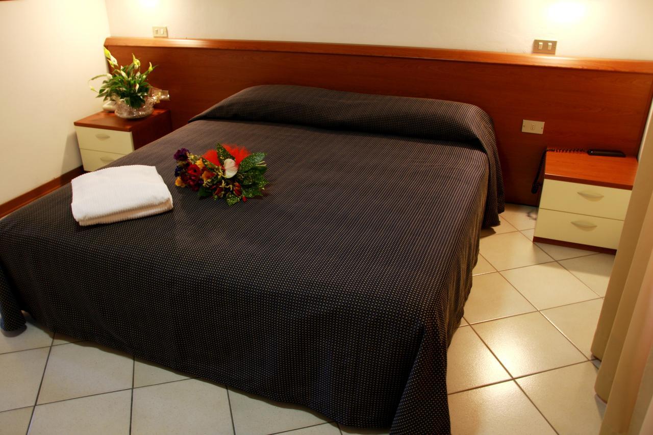 Hotel Excelsior Фано Екстер'єр фото