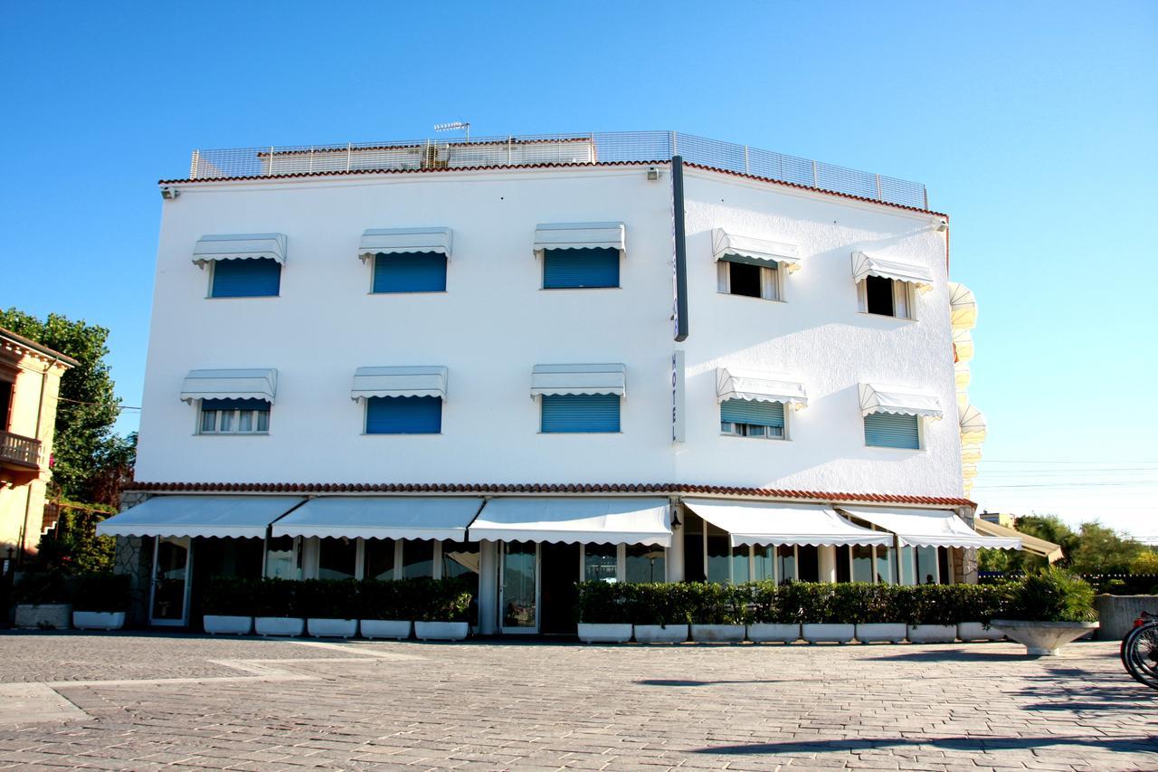 Hotel Excelsior Фано Екстер'єр фото