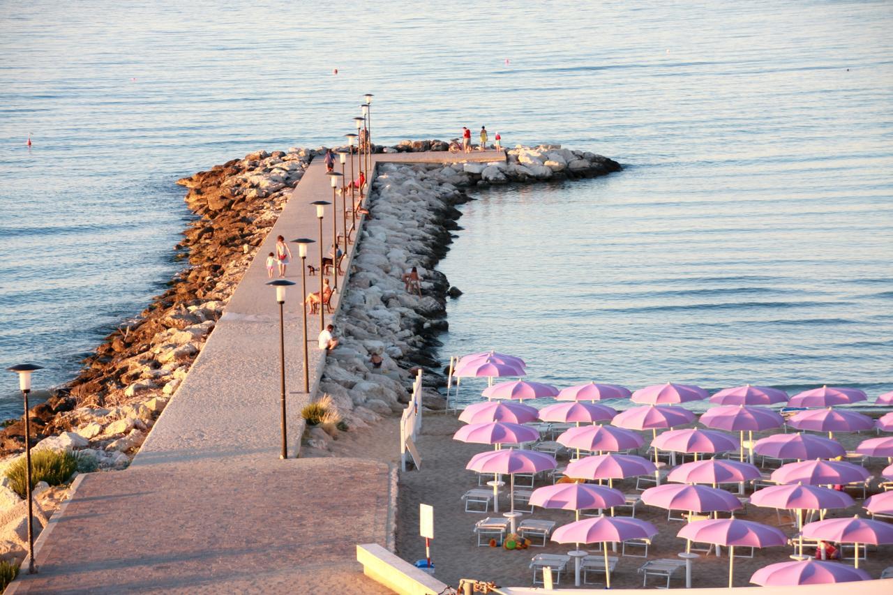 Hotel Excelsior Фано Екстер'єр фото
