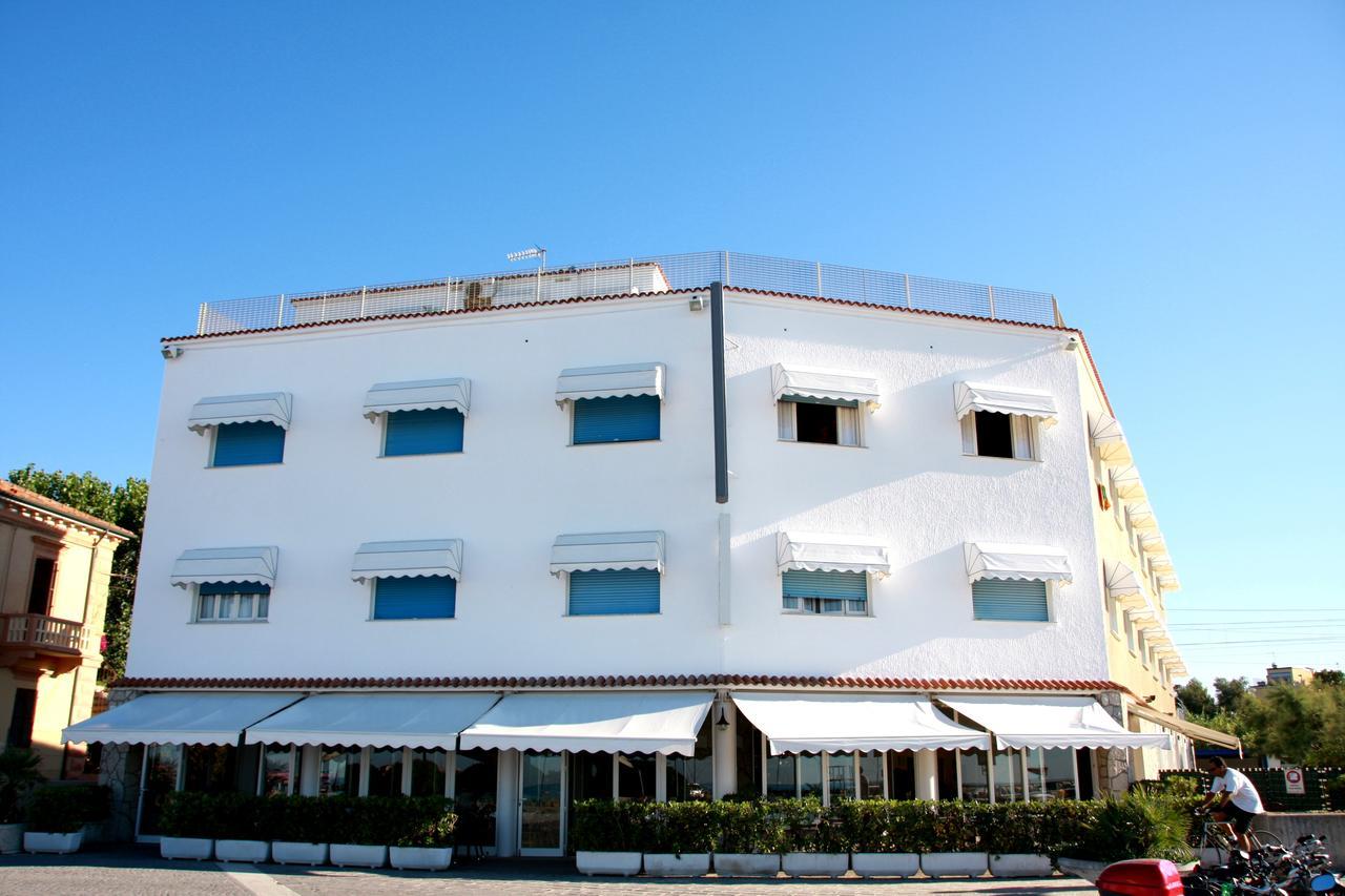 Hotel Excelsior Фано Екстер'єр фото